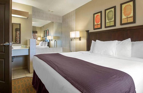 Lake Delton Complejo | Bluegreen Odyssey Dells Resort and Mt. Olympus Water and Theme Park