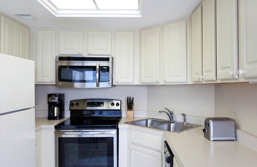 Downtown Myrtle Beach Complejo | Bluegreen SeaGlass Tower, 1 Bedroom Standard Condo, Free WiFi and Parking