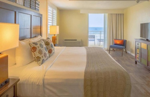 Ormond Shores Complejo | Bluegreen Vacations Casa Del Mar Beach Resort-1 BR Oceanfront