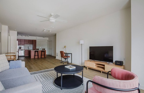 West Bellevue Apartamento | Blueground | Bellevue, w/d, nr park & art