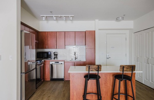 West Bellevue Apartamento | Blueground | Bellevue, w/d, nr park & art