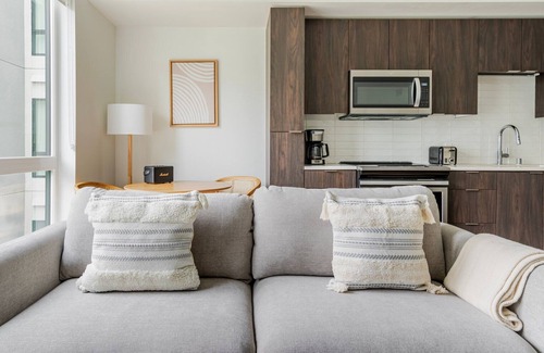 Downtown Oakland Apartamento | Blueground | Civic Center, view, nr Lake Merritt