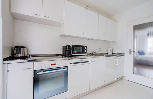 Alt-Wiedikon Apartamento | Blueground | Enge, balcony & w/d, nr market