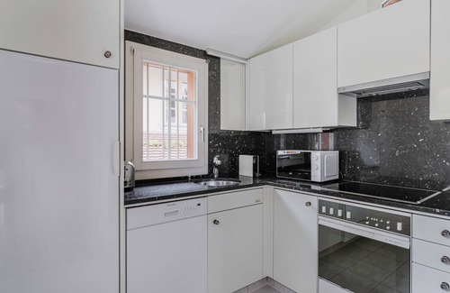 Oberstrass Apartamento | Blueground | Fluntern, private w/d, walk to market