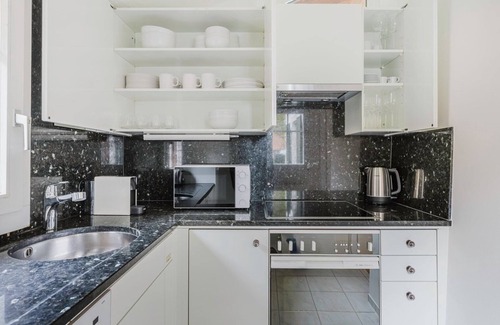 Oberstrass Apartamento | Blueground | Fluntern, private w/d, walk to market