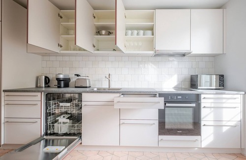 District 8 Apartamento | Blueground | Hirslanden, view, nr Zürich Zoo