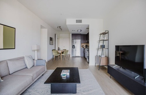 Del Rey Apartamento | Blueground | Marina Del Rey, pool & EV, nr beach