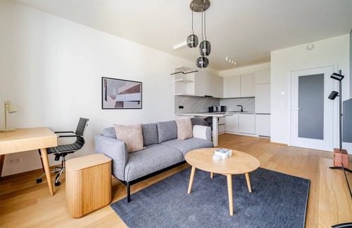 Prague 9 Apartamento | Blueground | Prague 9, balcony, free parking (PRG-46)