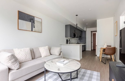 Redmond Apartamento | Blueground | Redmond, pool & AC, nr park