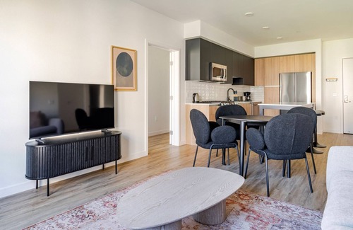 Newhall Apartamento | Blueground | Santa Clara, view, nr Central Park