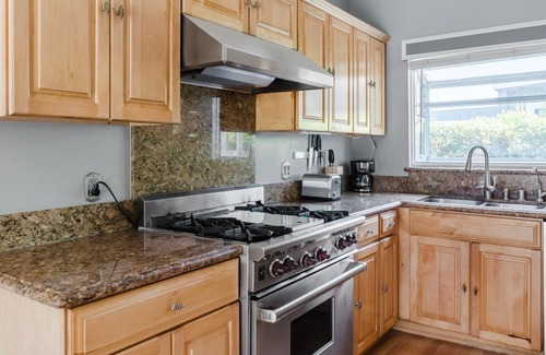 East San Mateo Apartamento | Blueground | Shoreview, view, nr Shoreline Park