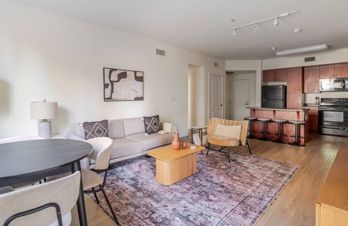 Union City Apartamento | Blueground | Union City, pool, nr Union Square