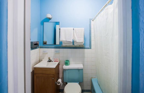 Ironto Hotel | BlueJay Motel - Salem - Roanoke I-81