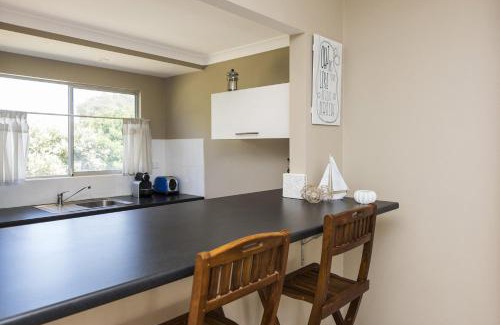 Guilderton Casa | Blueshack - Walking Distance To Foreshore