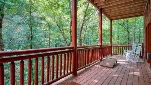Gatlinburg - Pigeon Forge Casa | Bluestem by AvantStay Incredible Views w Large Balcony Indoor Pool