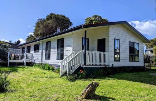 Loch Sport Casa | Bluff Retreat - Loch Sport Holiday Home Sleeps 8+