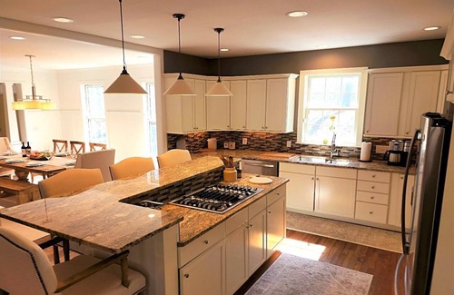 Birchwood Farms Casa | Bluffs Edge in Birchwood Farms - private four-bedroom, hot tub, screened porch