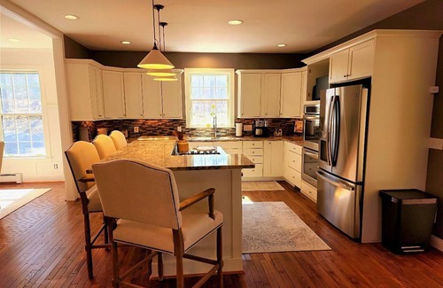 Birchwood Farms Casa | Bluffs Edge in Birchwood Farms - private four-bedroom, hot tub, screened porch