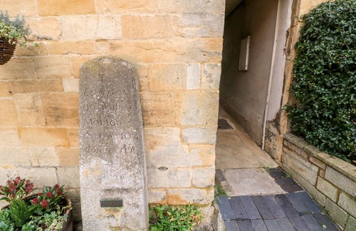 Broadway Cabaña | Blundell's Cottage