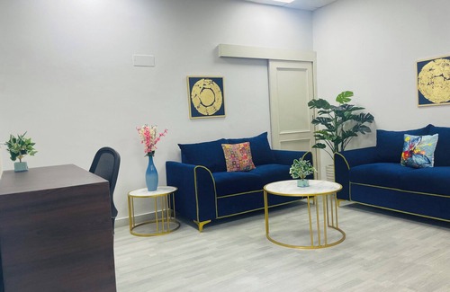 Sushant Lok Apartamento | BluO 1BHK - DLF Galleria | Balcony, Suite