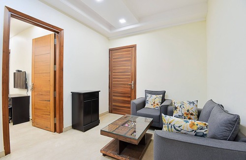 New Delhi Apartamento | BluO 2BHK City Centre - Balcony, Lift, Terrace