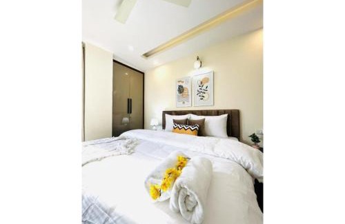 Defence Colony Apartamento | BluO 3BHK - Defence Colony - Balcony, Lift