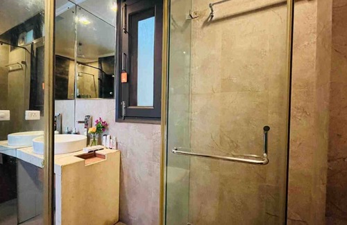 Greater Kailash I Apartamento | BluO Studio - M Block Mkt @ Greater Kailash