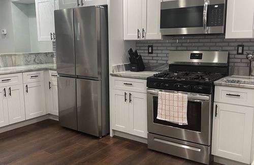 Dundalk Casa | B’more Restful. Comfortable Townhome -Easy access to everywhere