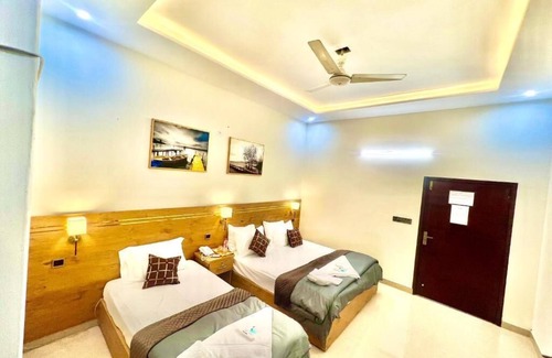 Gulshan-E-Jamal Cama Y Desayuno | BNB Galaxy Inn Family Hotel