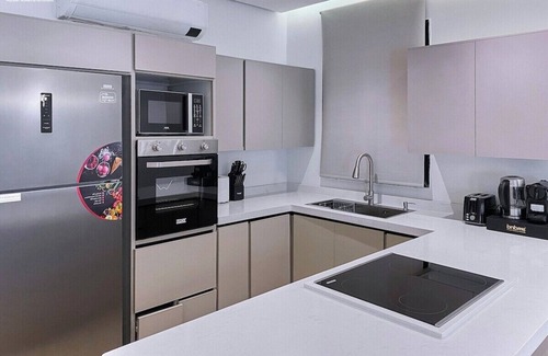 Qurtubah Apartamento | bnbme | Modern Apartment + Maid’s Room | 17 min to KAFD