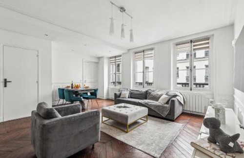 Faubourg-du-Roule Apartamento | BnBNova - 3BR - Champs Élysées - 3BR