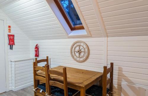 Almondbank Chalet De Esquí | Boann 5 - Hot Tub-Hunting Tower Lodges-Luxury-Families-Romantic