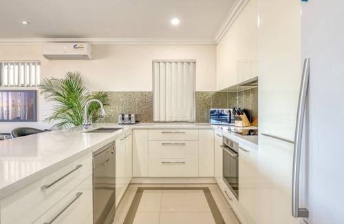 Mindarie Apartamento | Boardwalk Bliss Explore the Lively Mindarie Marina