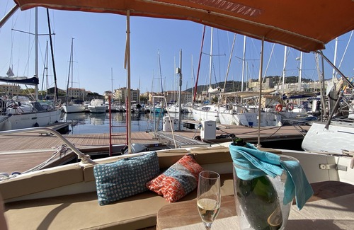 Corse-du-Sud Alquiler De Eote | Boat at the quay in the heart of the city, old port Ajaccio - atypical luxury