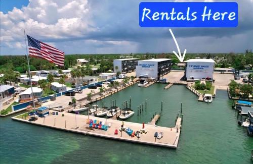 Grove City Apartamento | Boat & Billiards – 2BR by Stump Pass Marina