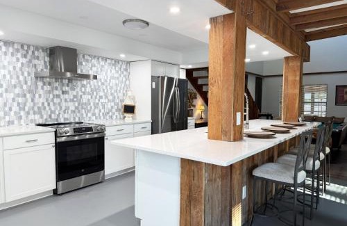 Grove City Apartamento | Boat & Billiards – 2BR by Stump Pass Marina