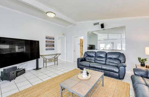 Panama City Casa | Boat Dock and Game Room Waterfront Panama City Gem