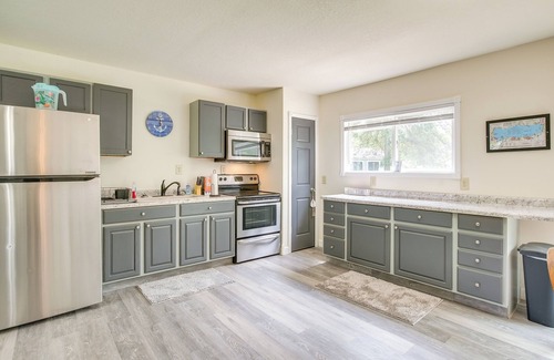 St. Marys Apartamento | Boat Dock: Couple's Grand Lake Getaway!