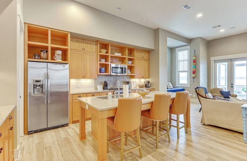 Alexander City Casa | Boat Dock & Stunning Views: Lake Martin Retreat!