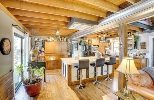 Shell Knob Casa | Boat Lift & Deck: Lakefront Retreat in Shell Knob
