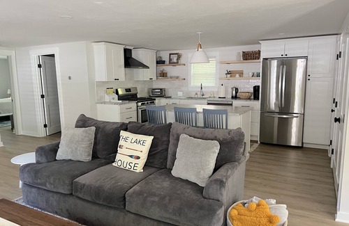 Moultonborough Casa | Boaters delight! Private dock, on water in Balmoral, Lake Winnipesaukee