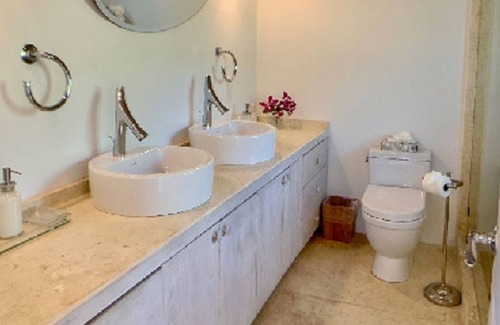 North Palmetto Point Cabaña | Boathouse La Bougainvillea 1 Bedroom Cottage