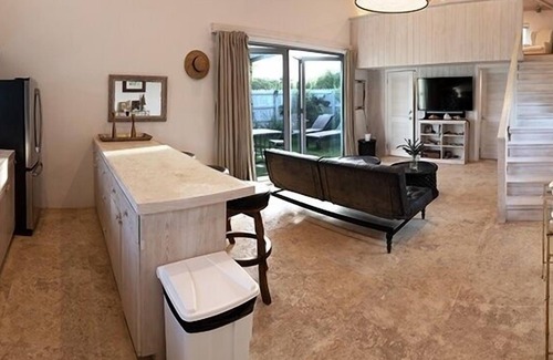 North Palmetto Point Cabaña | Boathouse La Bougainvillea 1 Bedroom Cottage