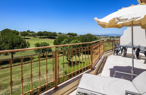 Atalaia Apartamento | Boavista Golf de lujo 2 dormitorios / 2 baños con vistas a los canales navegables, con vistas al mar, spa, 2 piscinas, wifi