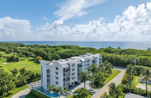Boca Raton Apartamento | Boca Beach Retreat Pool Sand
