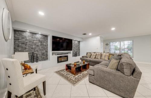 Sandalfoot Cove Casa | Boca Raton Home Outdoor Kitchen, By Golf Courses