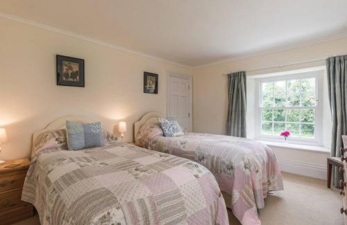 Bodmin Casa | Boconnion Estate Sleeps up to 45