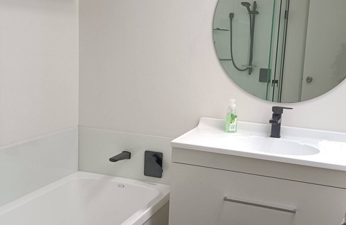 Taradale Casa | Bodie's Abode - Close to The Mission Winery in Greenmeadows