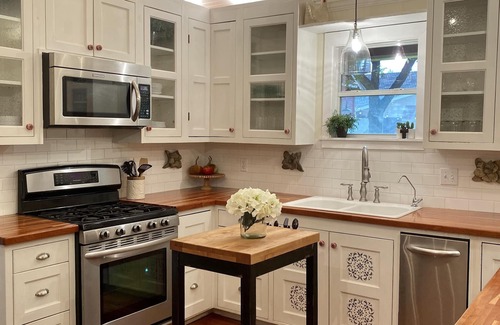 Boerne Casa | Boerne Garden Cottage - Steps from walking trails and historic downtown Boerne