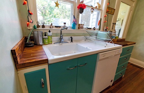 Vermillion Casa | Bohemian 3-bedroom house with private yard in charming neighborhood